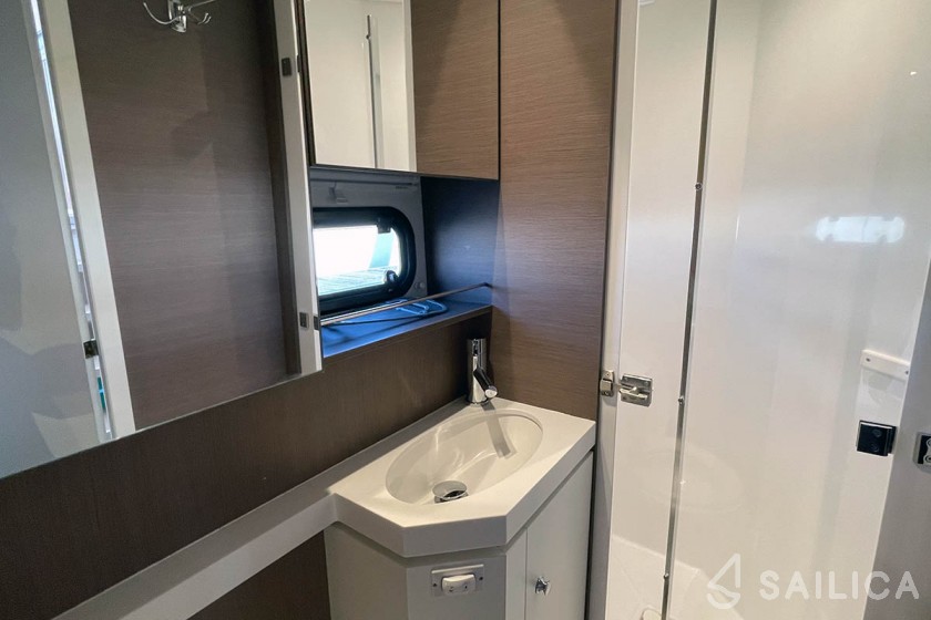 Bali 5.4. - Yacht Charter Sailica