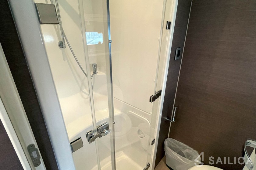 Bali 5.4. - Yacht Charter Sailica