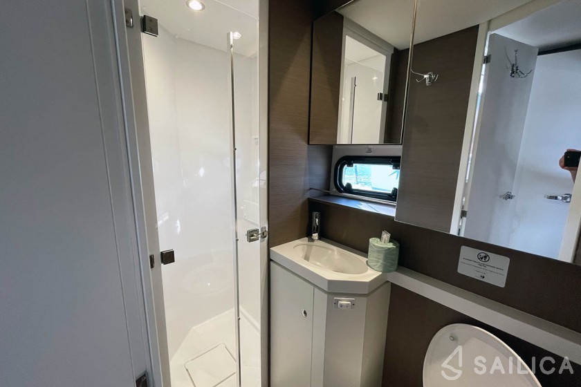 Bali 5.4. - Yacht Charter Sailica