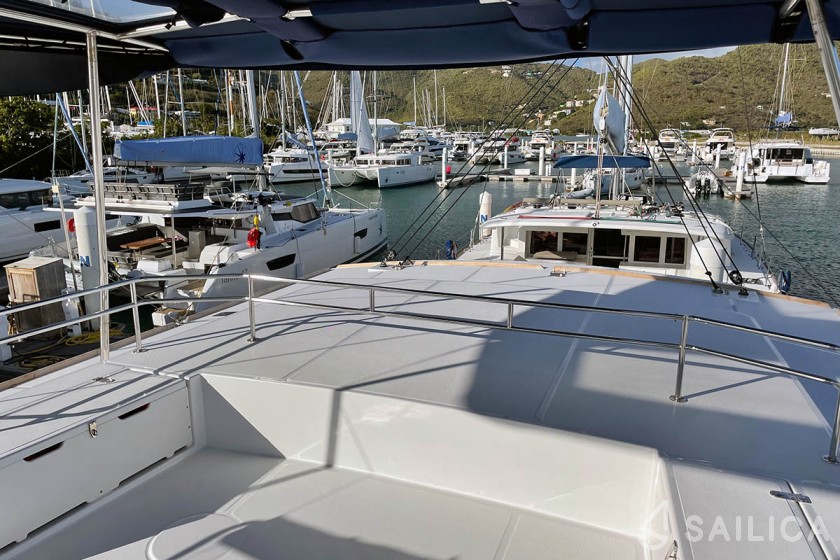 Bali 5.4. - Yacht Charter Sailica