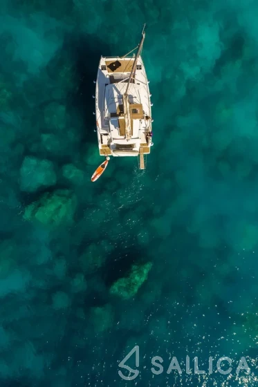 Bali 4.1 - Yacht Charter Sailica