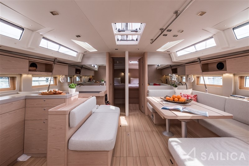 Oceanis 51.1 - Yacht Charter Sailica