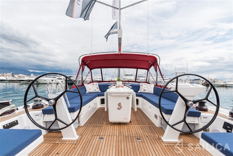 Oceanis 51.1 - Yacht Charter Sailica