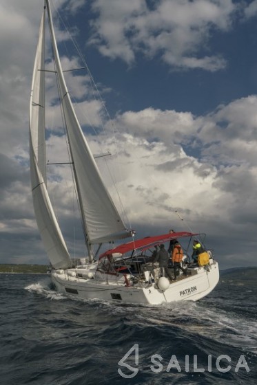 Oceanis 51.1 - Yacht Charter Sailica