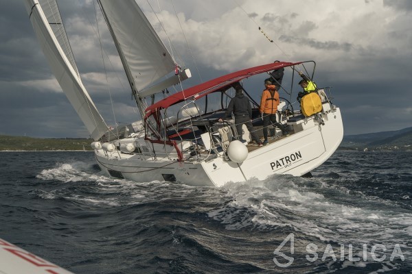Oceanis 51.1 - Yacht Charter Sailica