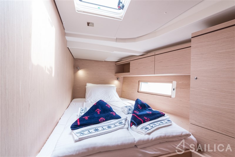 Oceanis 51.1 - Yacht Charter Sailica