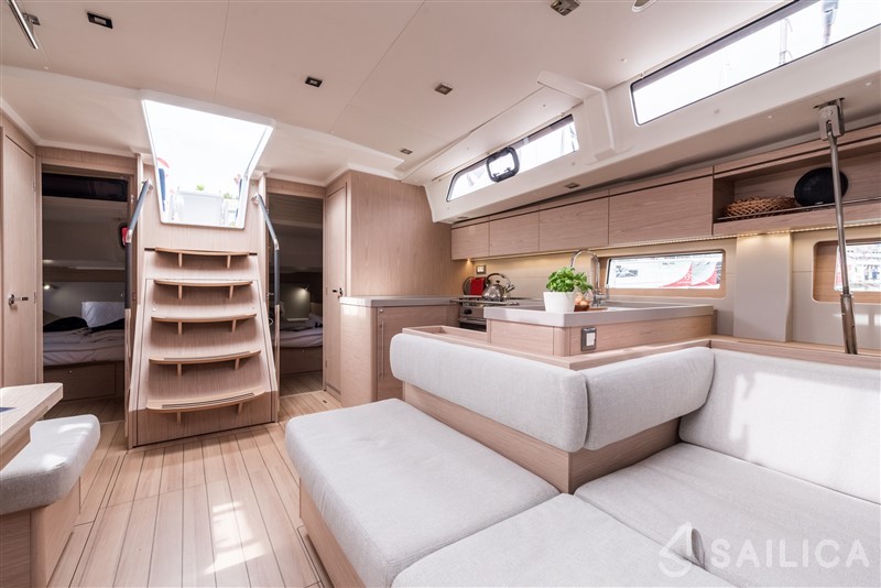 Oceanis 51.1 - Yacht Charter Sailica