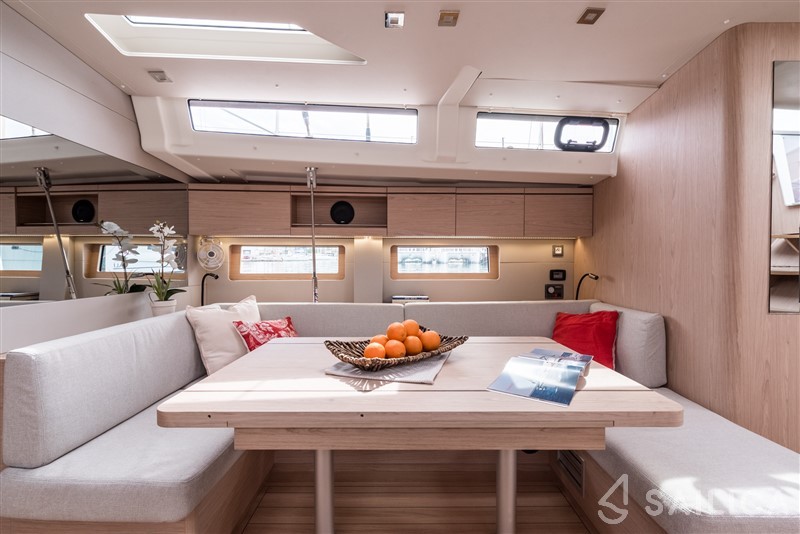 Oceanis 51.1 - Yacht Charter Sailica