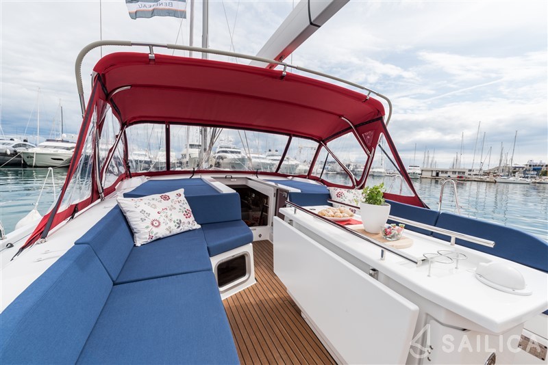 Oceanis 51.1 - Yacht Charter Sailica