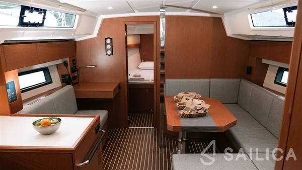 Bavaria C42 - Yacht Charter Sailica