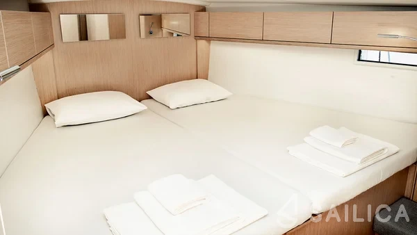 Bavaria 46 Cruiser - Yacht Charter Sailica