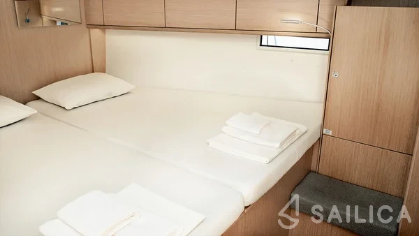 Bavaria 46 Cruiser - Yacht Charter Sailica