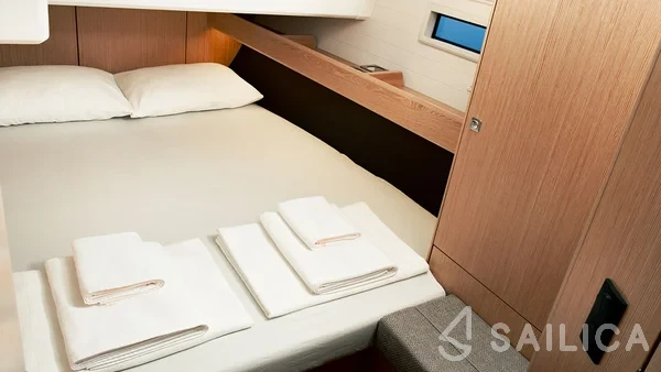 Bavaria 46 Cruiser - Yacht Charter Sailica