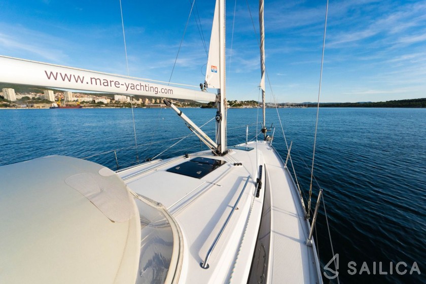 Bavaria 33 Cruiser - Yacht Charter Sailica