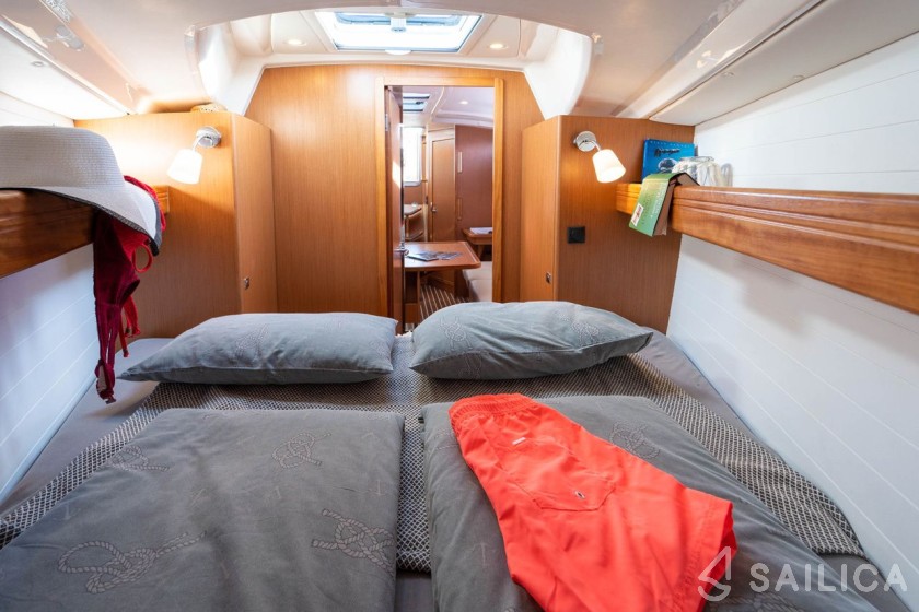 Bavaria 33 Cruiser - Yacht Charter Sailica
