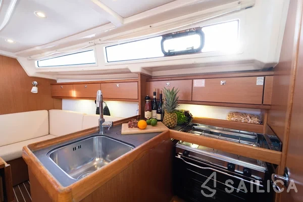 Bavaria 33 Cruiser - Yacht Charter Sailica