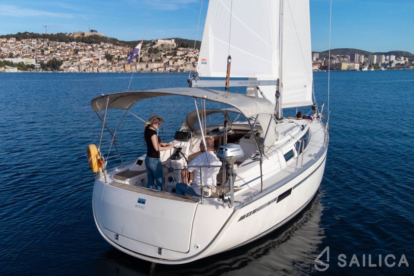 Bavaria 33 Cruiser - Yacht Charter Sailica