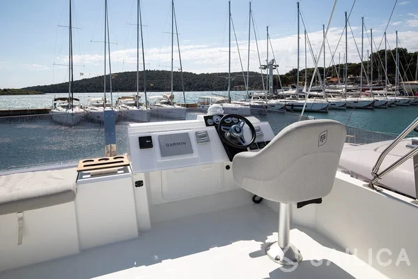 MY 37 - Yacht Charter Sailica