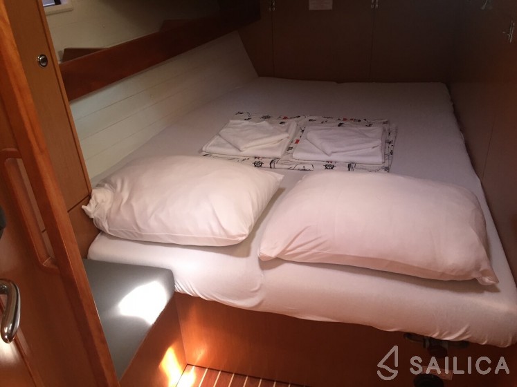 Bavaria 45 Cruiser - Yacht Charter Sailica