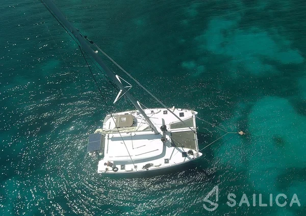Lagoon 400 S2 - Yacht Charter Sailica