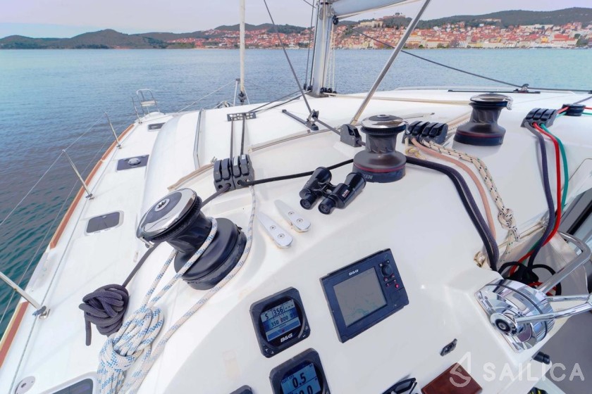 Lagoon 400 S2 - Yacht Charter Sailica