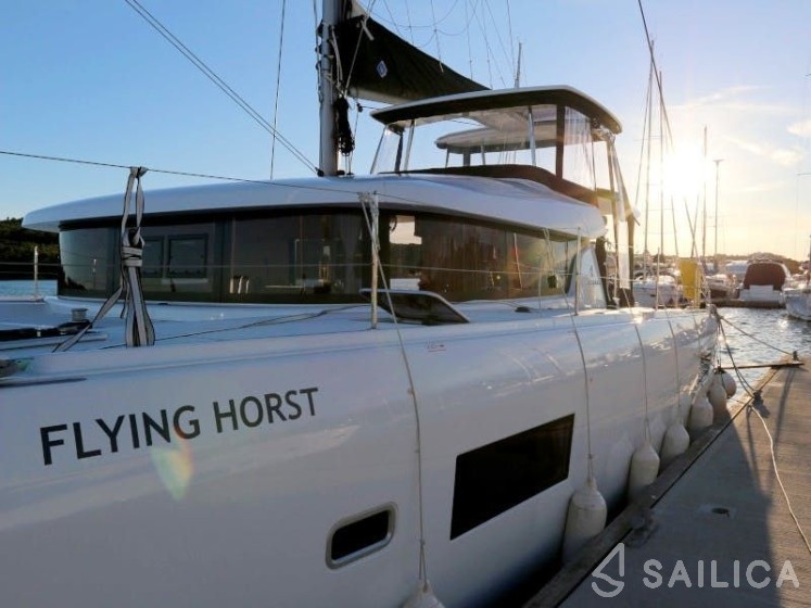 Lagoon 42 - Yacht Charter Sailica