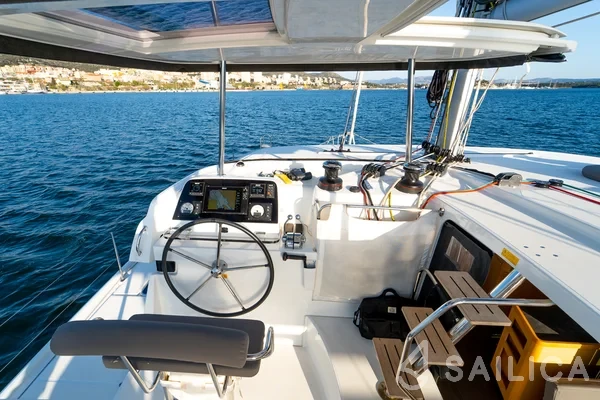 Lagoon 42 - Yacht Charter Sailica