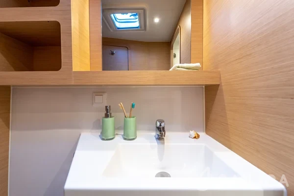 Lagoon 42 - Yacht Charter Sailica
