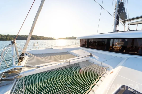 Lagoon 42 - Yacht Charter Sailica