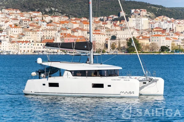 Lagoon 42 - Yacht Charter Sailica