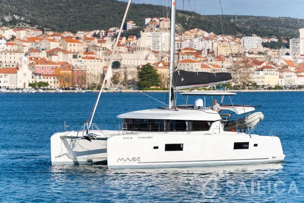 Lagoon 42 - Yacht Charter Sailica