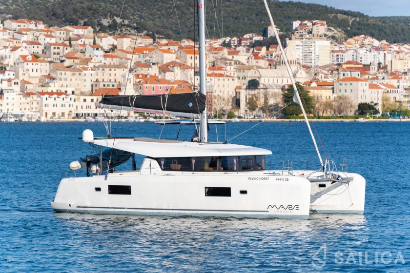 Lagoon 42 - Yacht Charter Sailica