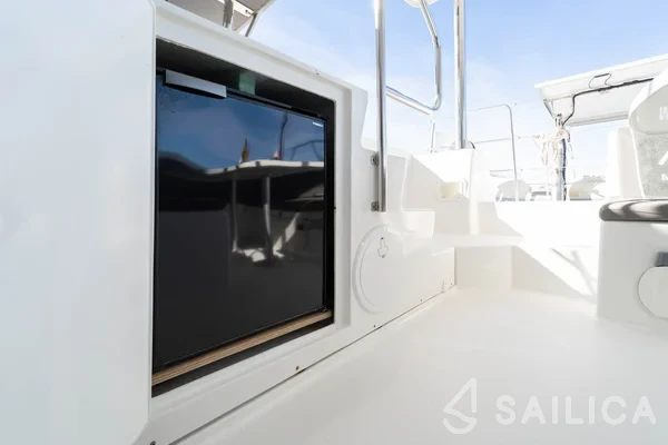 Lagoon 421 - Yacht Charter Sailica