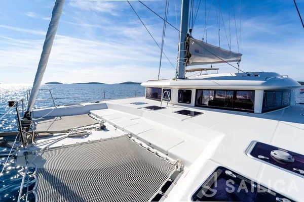 Lagoon 421 - Yacht Charter Sailica