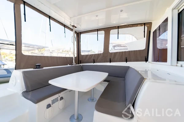 Lagoon 421 - Yacht Charter Sailica