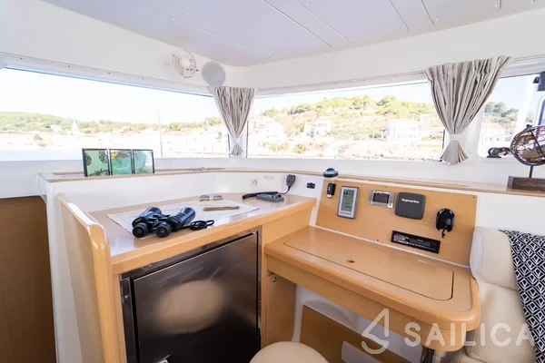 Lagoon 421 - Yacht Charter Sailica