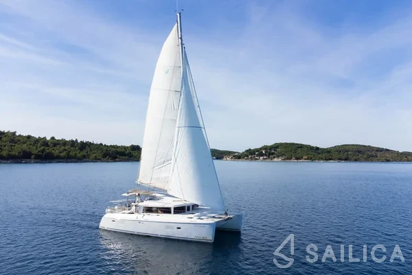 Lagoon 421 - Yacht Charter Sailica