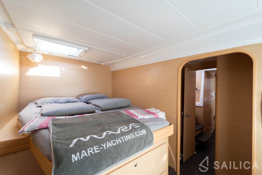 Lagoon 421 - Yacht Charter Sailica