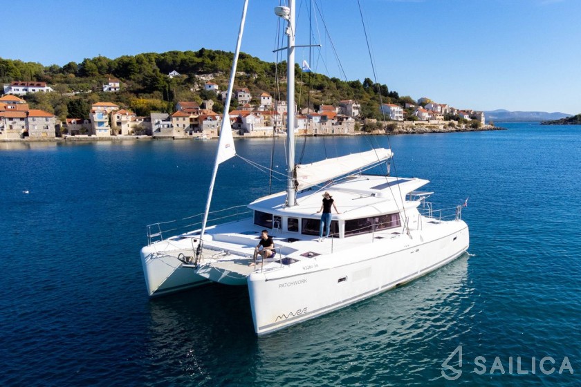 Lagoon 421 - Yacht Charter Sailica