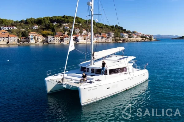 Lagoon 421 - Yacht Charter Sailica