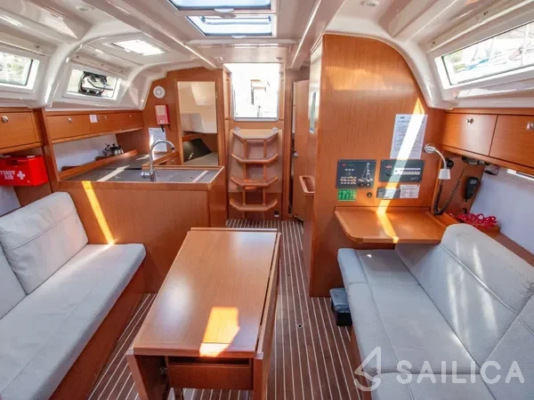 Bavaria 37 - Yacht Charter Sailica