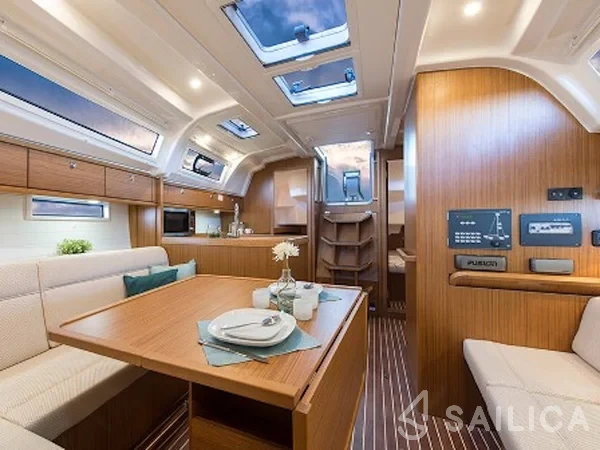 Bavaria 37 - Yacht Charter Sailica