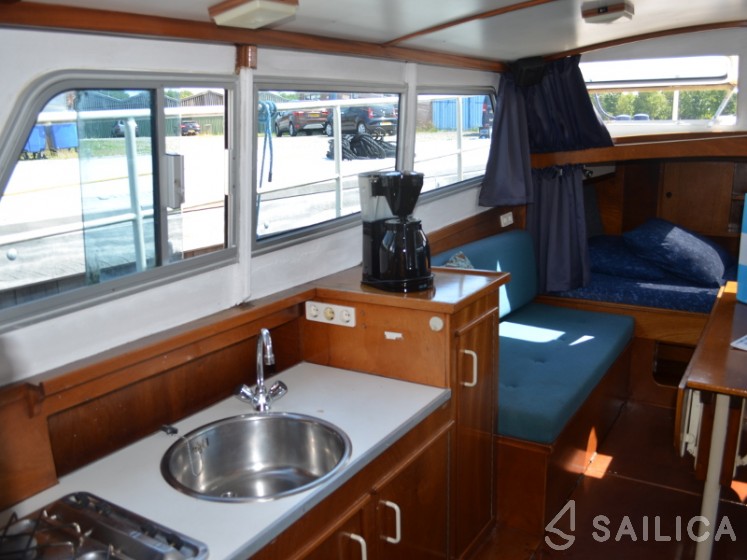 De Drait Doerak 850 OK - Yacht Charter Sailica