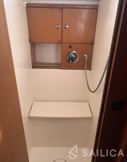 Bavaria 46 Cruiser - Yacht Charter Sailica