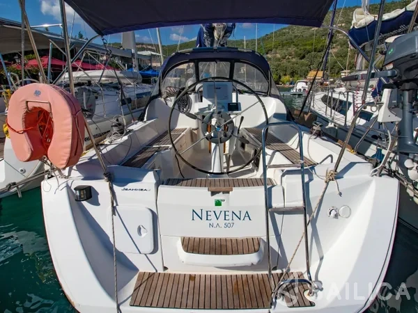 Sun Odyssey 33i - Yacht Charter Sailica