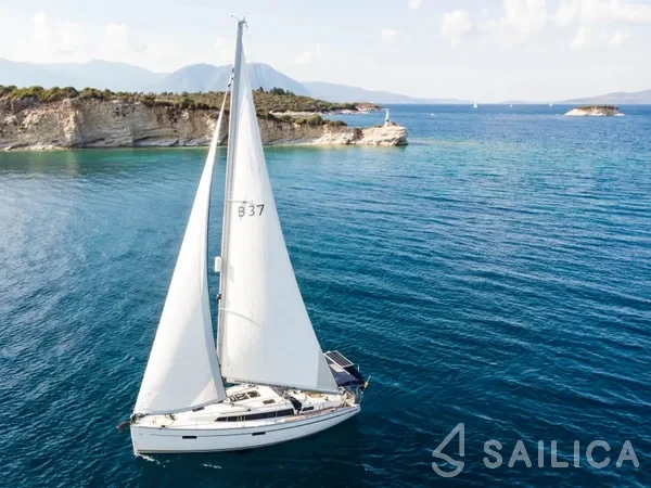 Bavaria 37 - Yacht Charter Sailica