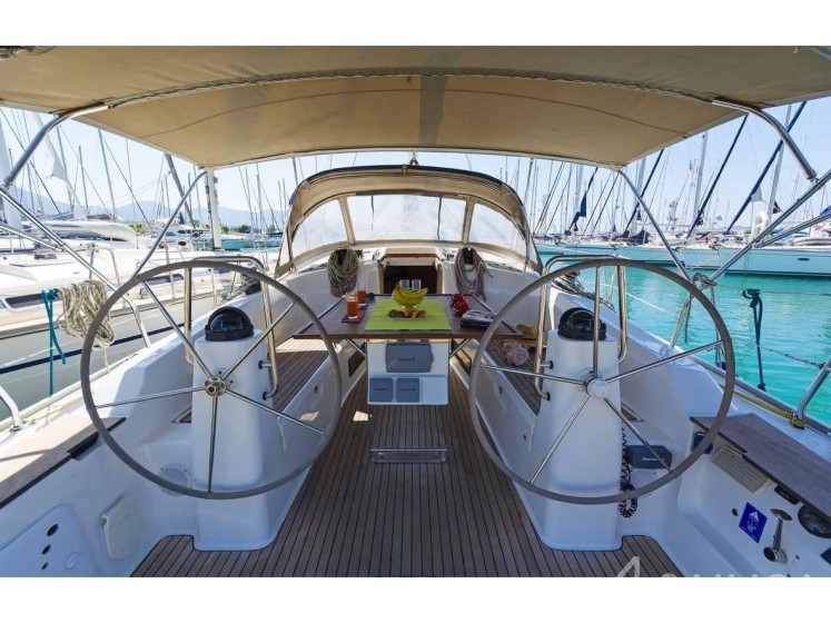 Bavaria 40 - Yacht Charter Sailica