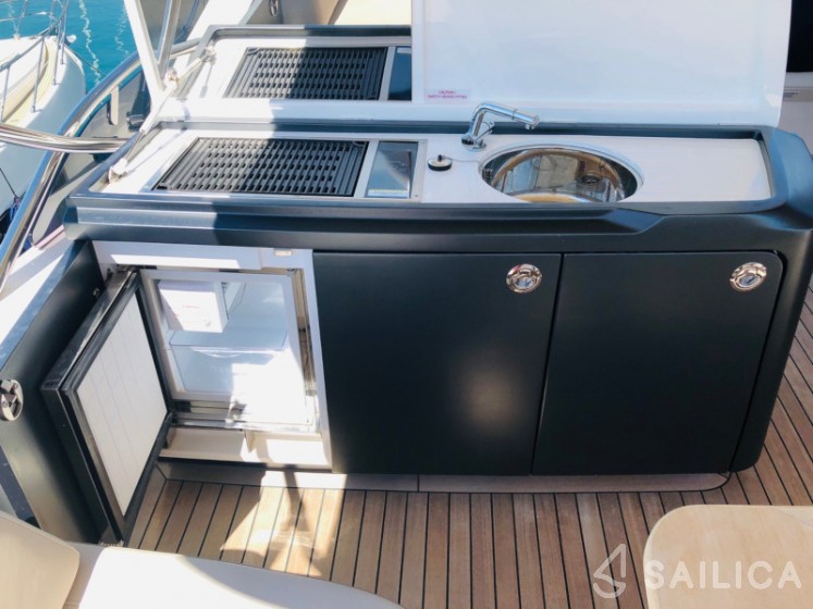 Princess S65 - Yacht Charter Sailica