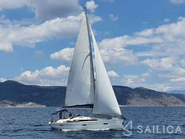 Bavaria 37 - Yacht Charter Sailica