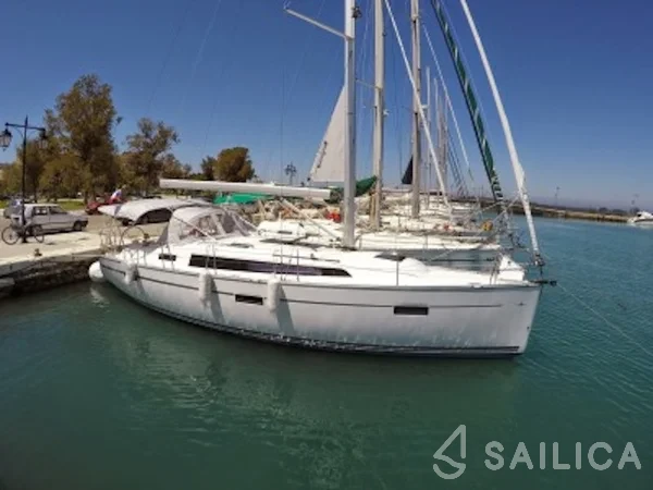 Bavaria 37 - Yacht Charter Sailica